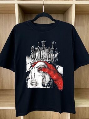 Acid Bath Red Claw Horror Illustration Printed T-shirt